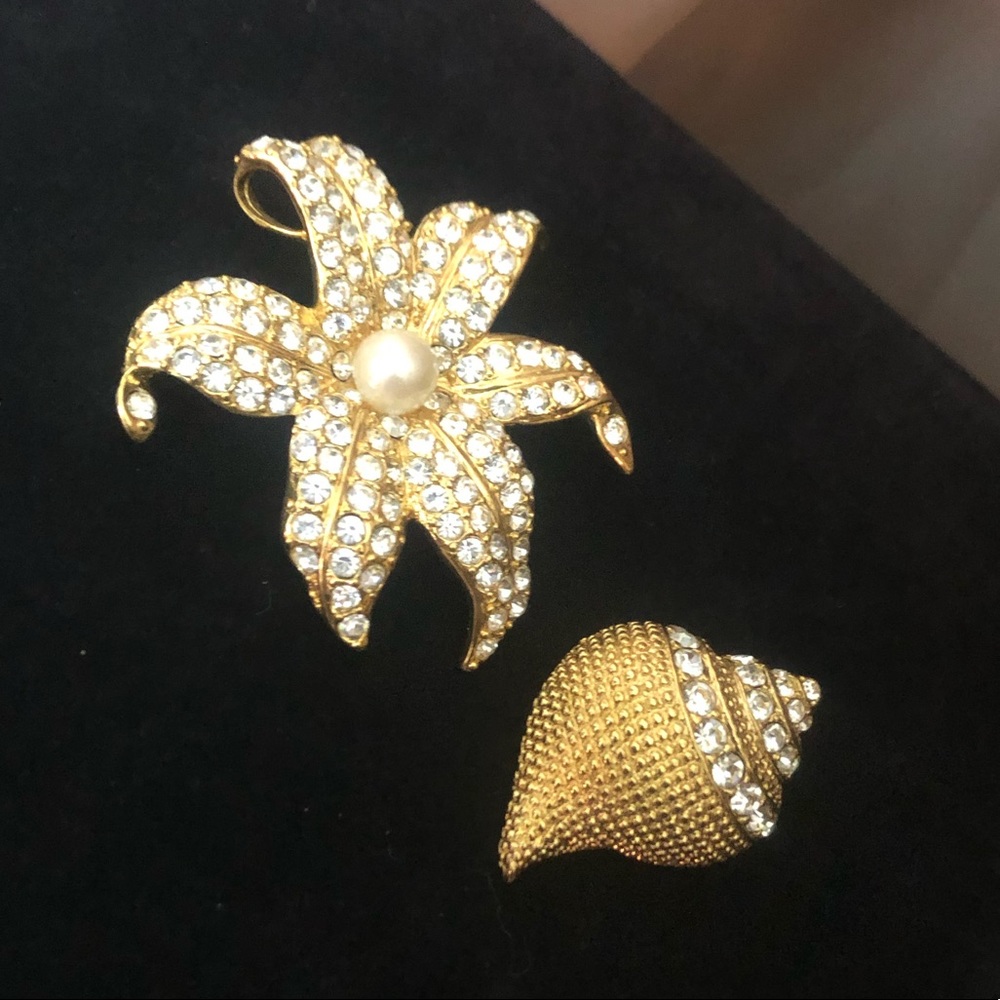 Set of 2 Flower & Shell Golden Gemstone Brooches